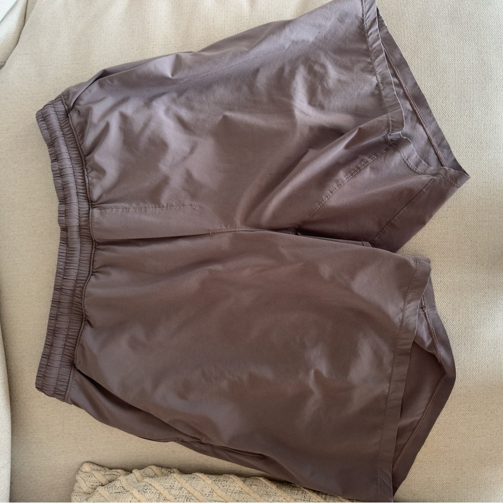 Lululemon pacebreaker Shorts lined